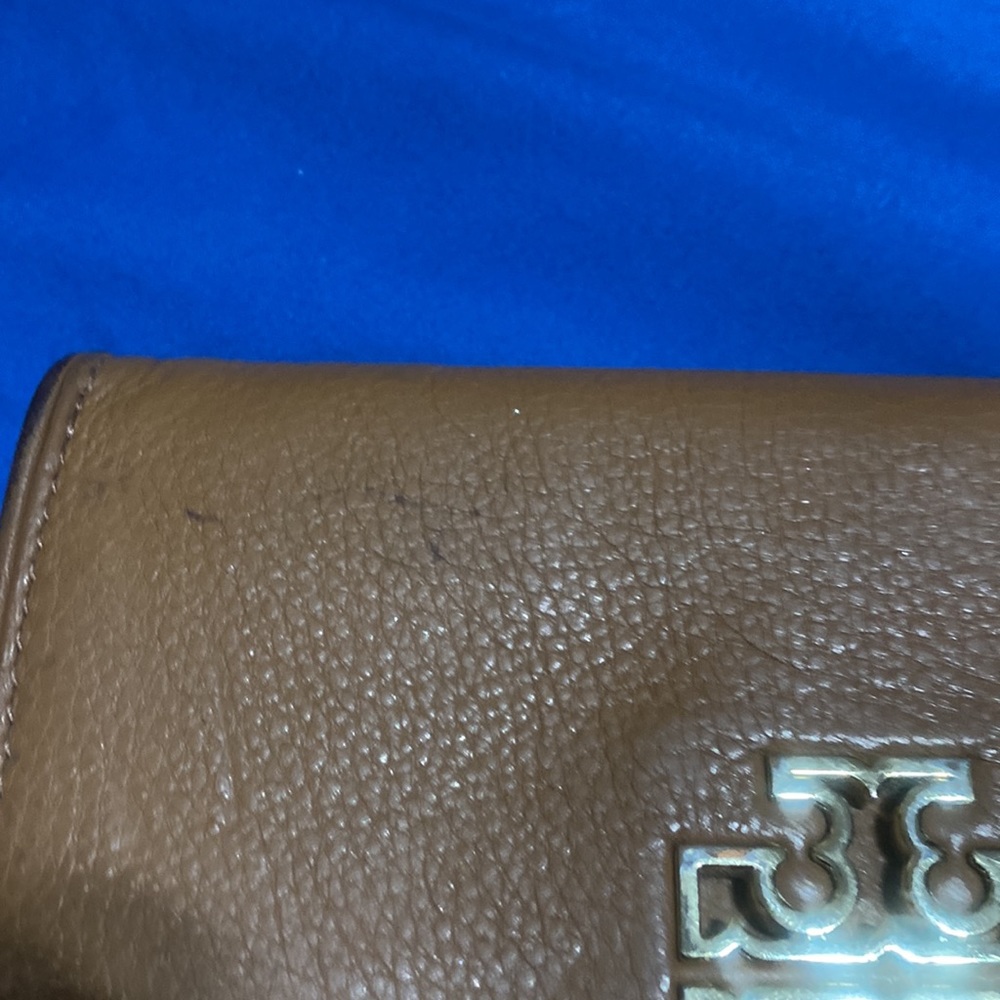 Tory Burch Zip Wallet - Picture 2 of 8